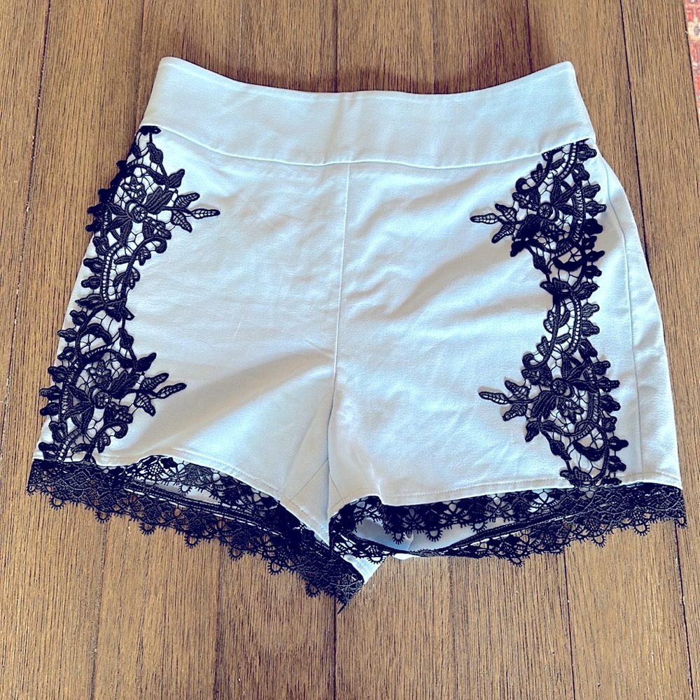 VENUS light blue with black lace size 10 shorts
